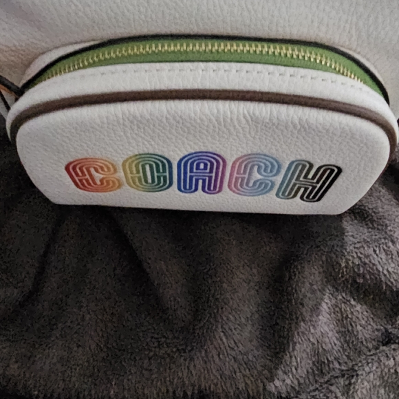 SOLD! SOLD! - Picture 8 of 13